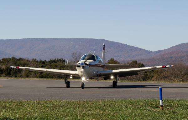 An aircraft landing at Luray Caverns Airport