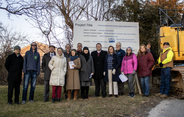 Group photo of Frenchtown, NJ, community with RD NJ staff at a groundbreaking event.