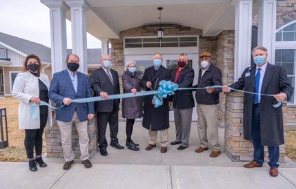 photo of ribbon cutting